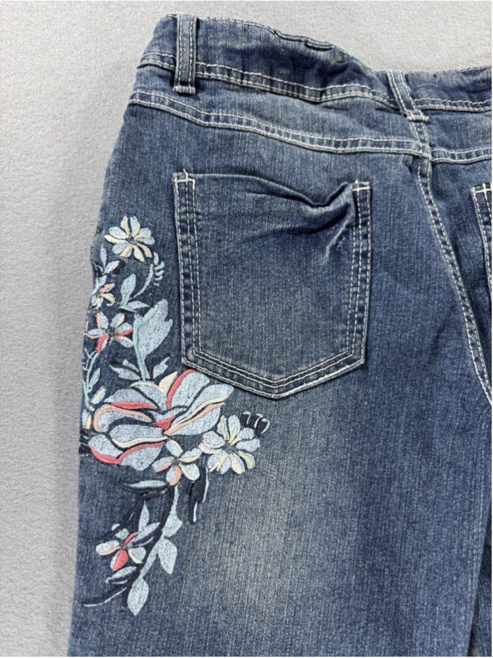 Mudd Girl’s Embroidered Jeans Size 14 w/ adjustable waistband Fun Floral Pattern - Picture 12 of 16